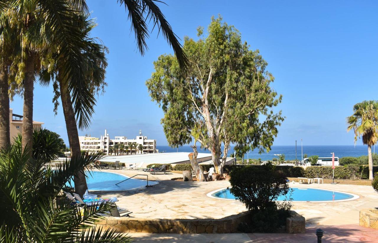 Timeless Cyprus Apartment Paphos Bagian luar foto