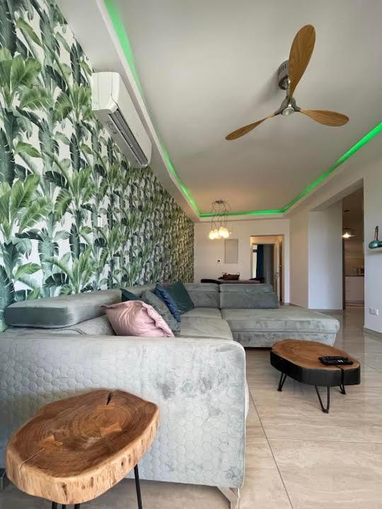 Timeless Cyprus Apartment Paphos Bagian luar foto