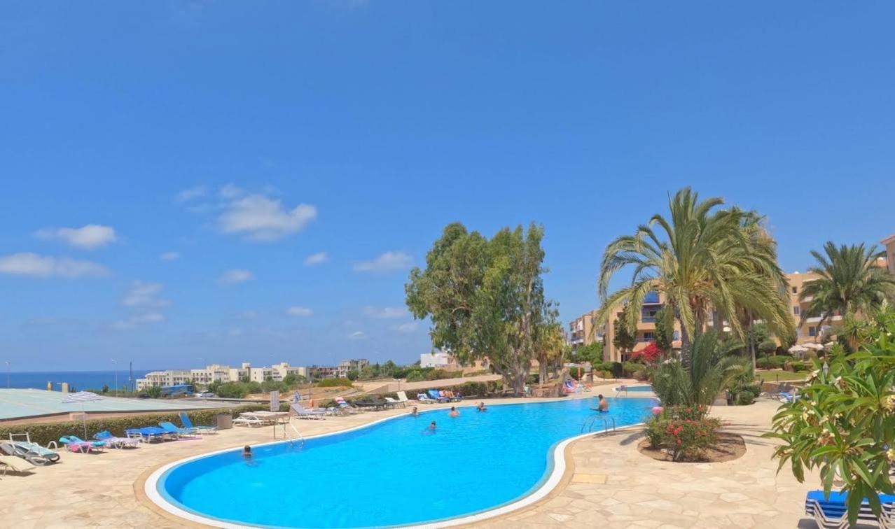 Timeless Cyprus Apartment Paphos Bagian luar foto